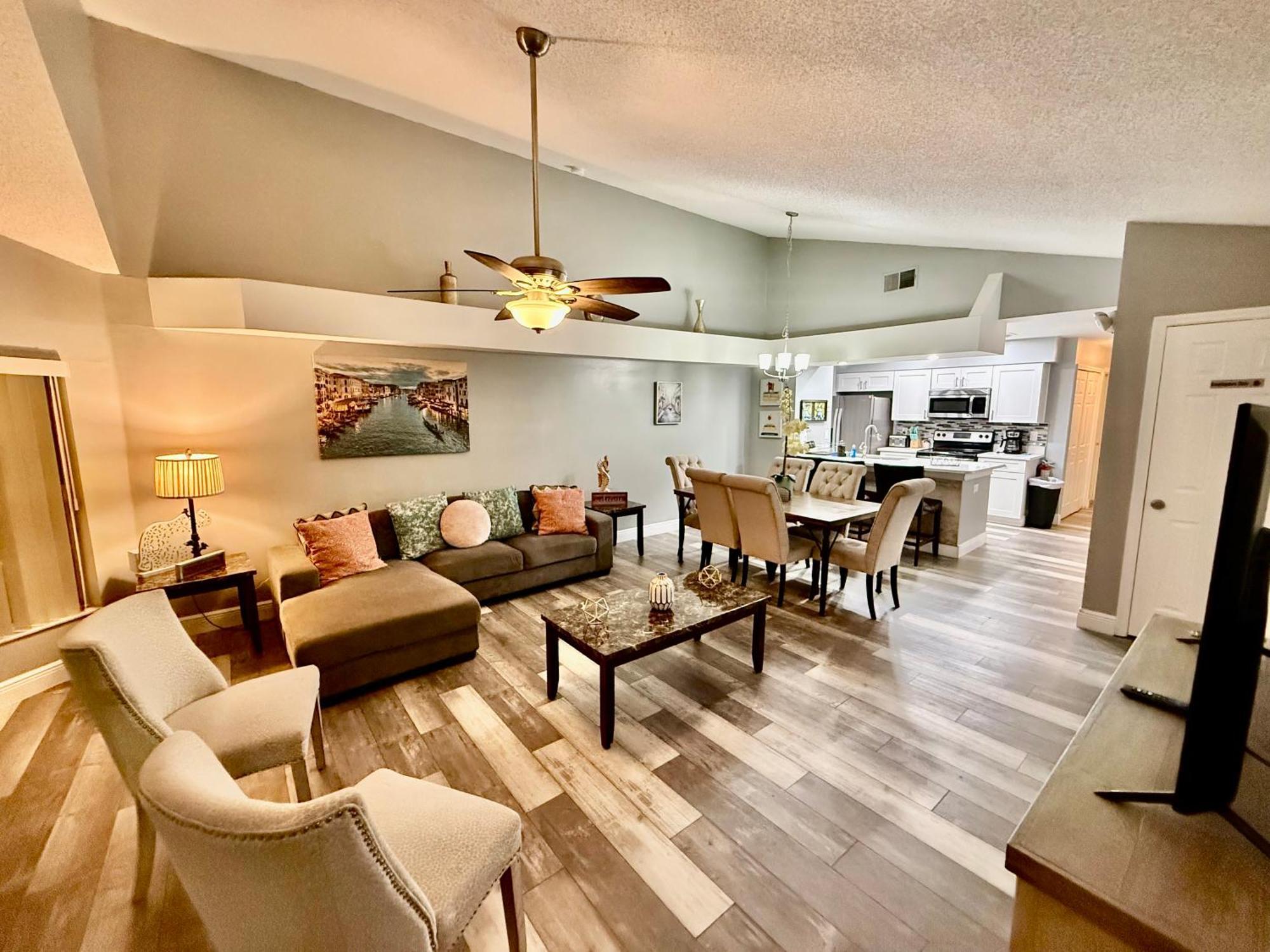 Grand Superior 3br Near Parks Apartment