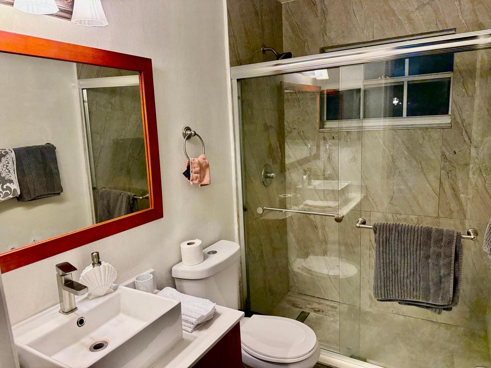 Apartment Grand Superior 3br Near Parks