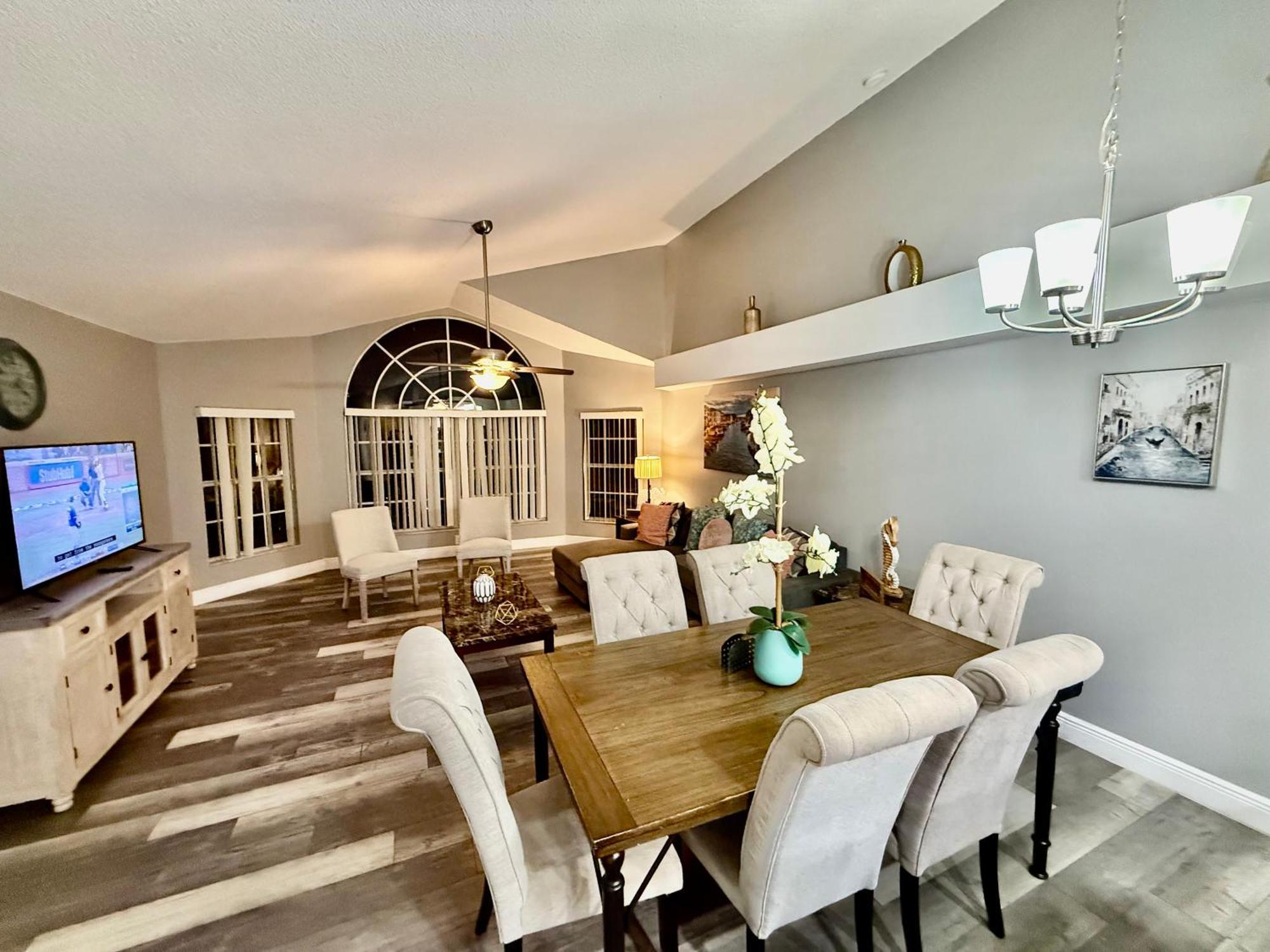 Grand Superior 3br Near Parks