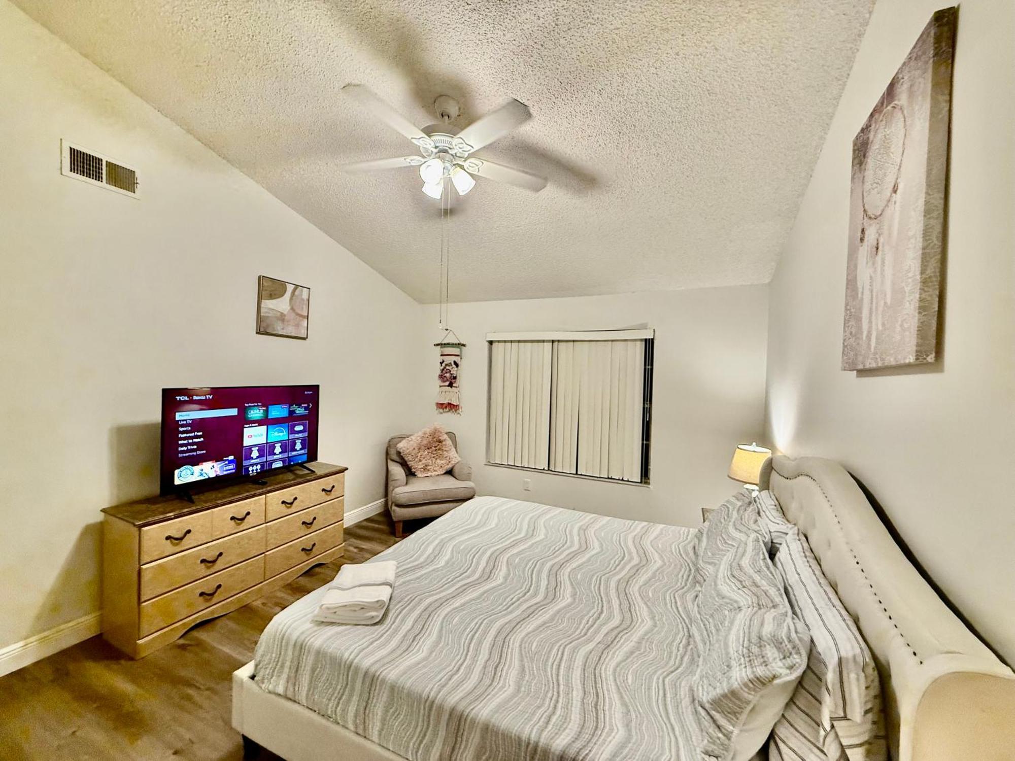 Grand Superior 3br Near Parks Apartment