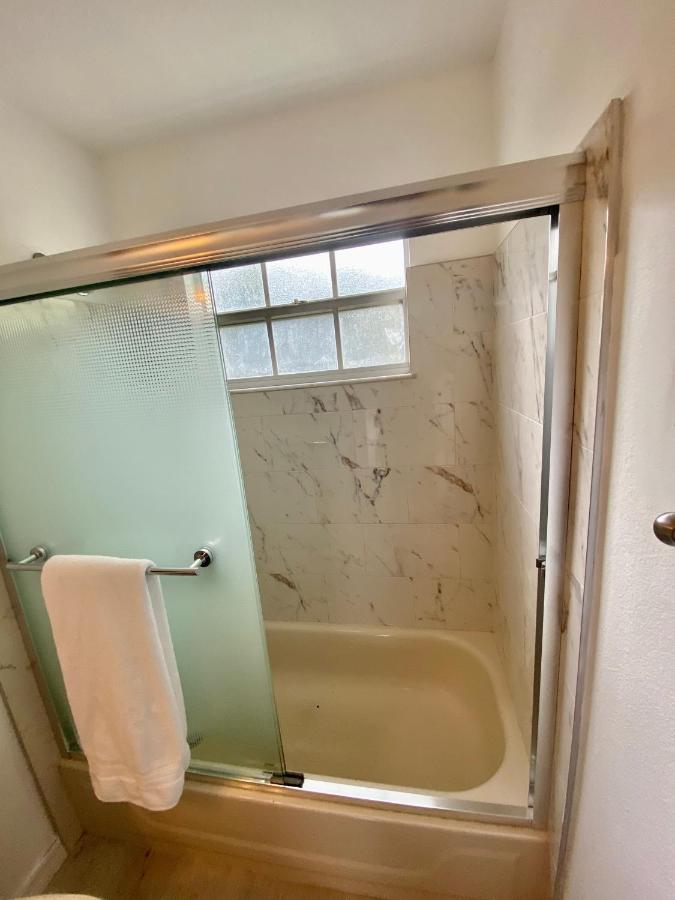 Grand Superior 3br Near Parks Apartment *