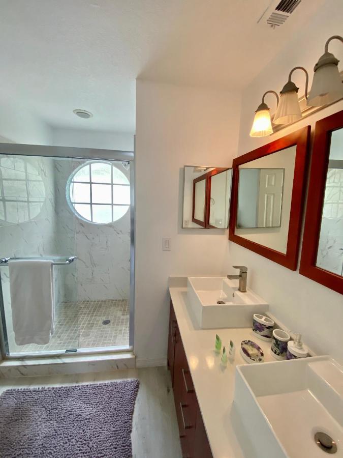 Apartment Grand Superior 3br Near Parks